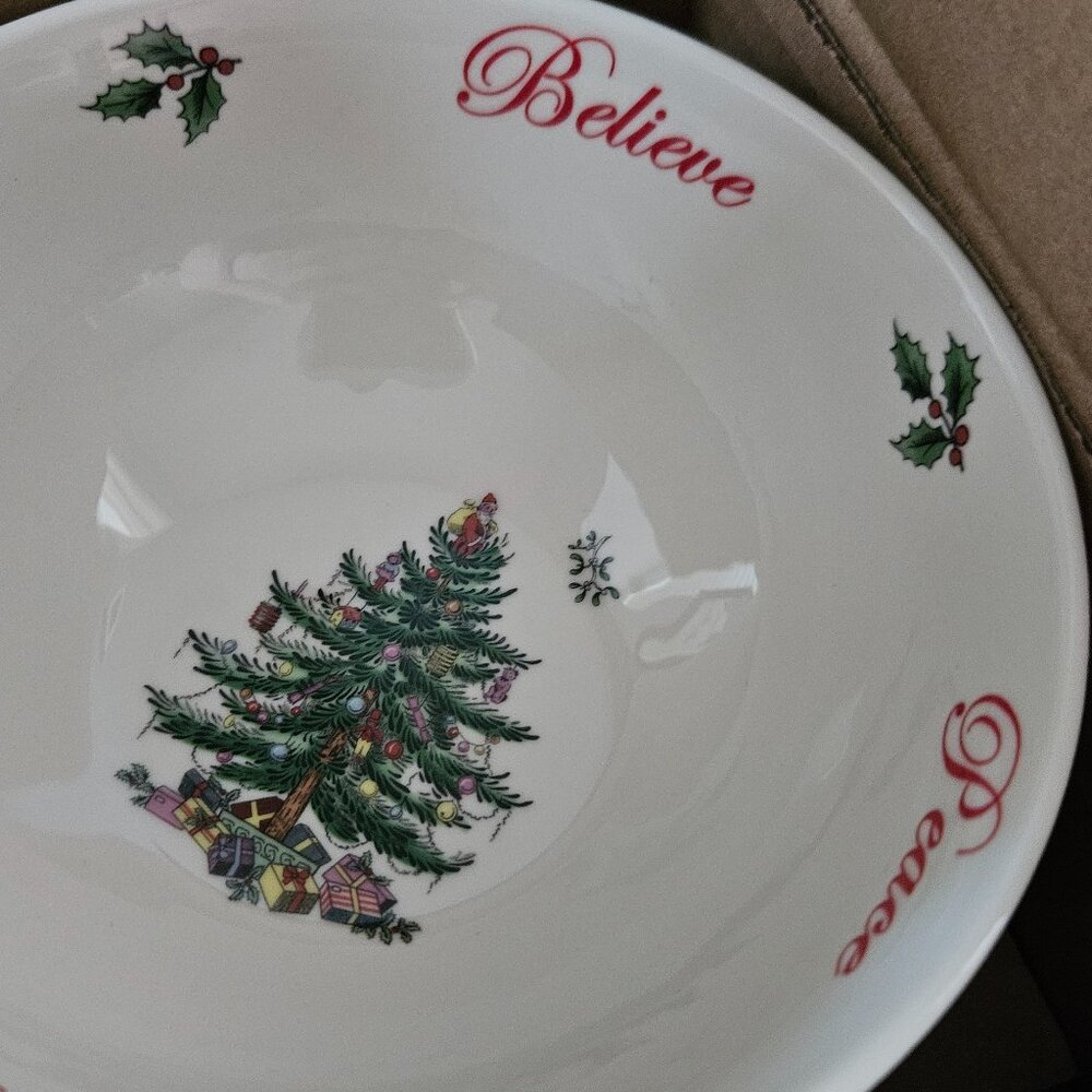 Spode Christmas Annual 6 Inch Bowl 2023 - Picture 4 of 12